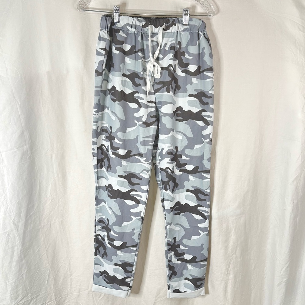Unbranded Woman’s Gray And White Camo High Waisted Jogger Pants — Size Large